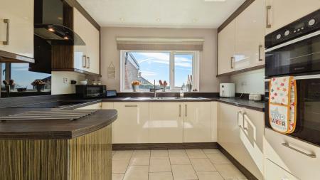 4 bedroom Detached house for sale in Mayfield Avenue, Oldham, OL4