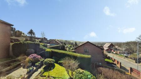 4 bedroom Detached house for sale in Mayfield Avenue, Oldham, OL4