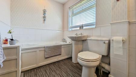 4 bedroom Detached house for sale in Mayfield Avenue, Oldham, OL4