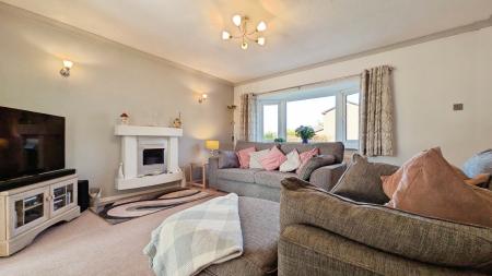 4 bedroom Detached house for sale in Mayfield Avenue, Oldham, OL4