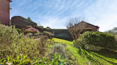 4 bedroom Detached house for sale in Mayfield Avenue, Oldham, OL4