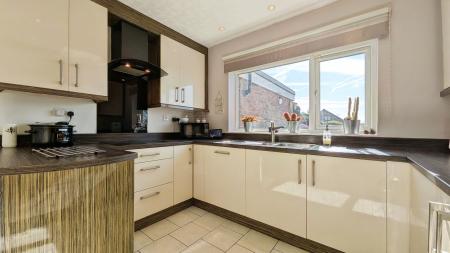 4 bedroom Detached house for sale in Mayfield Avenue, Oldham, OL4