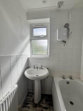 2 bedroom Semi-detached house for sale in Wildmoor Avenue, Holts, Oldham, OL4