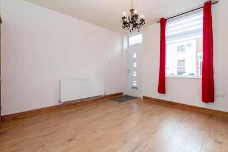 2 bedroom Terraced House to let in Victoria road, Dukinfield, SK1