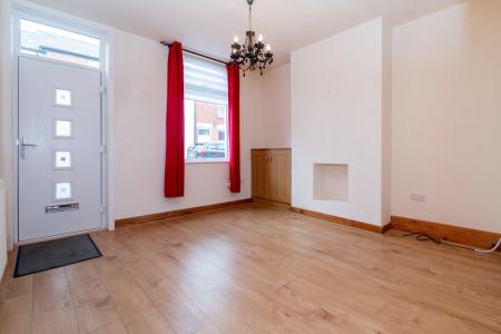 2 bedroom Terraced House to let in Victoria road, Dukinfield, SK1