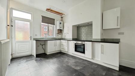 2 bedroom Terraced House to let in Crossley Street, Shaw, OL2