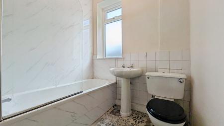 2 bedroom Terraced House for sale in Huddersfield Road, Oldham, OL4