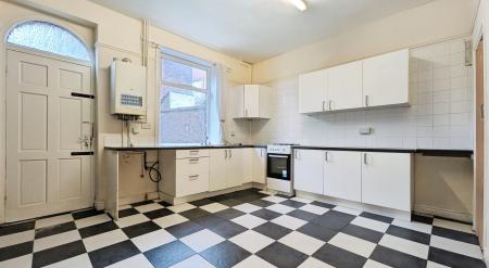 2 bedroom Terraced House for sale in Huddersfield Road, Oldham, OL4