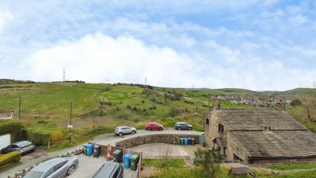 2 bedroom Flat for sale in Stonebreaks Road, Oldham, OL4