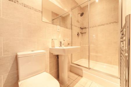 2 bedroom Flat to let in Queen Street Mills, Mossley, Mossley, OL5