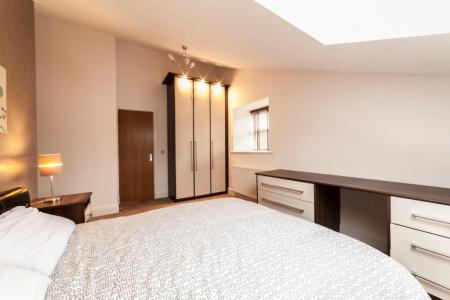 2 bedroom Flat to let in Queen Street Mills, Mossley, Mossley, OL5