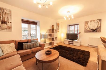 2 bedroom Flat to let in Queen Street Mills, Mossley, Mossley, OL5