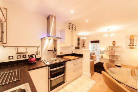 2 bedroom Flat to let in Queen Street Mills, Mossley, Mossley, OL5