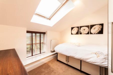 2 bedroom Flat to let in Queen Street Mills, Mossley, Mossley, OL5