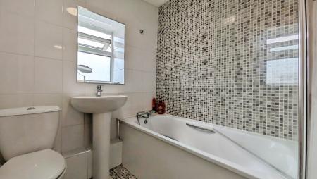 2 bedroom Terraced House for sale in Huddersfield Road, Oldham, OL4