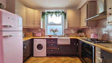 3 bedroom Terraced House for sale in Co operative Street, Oldham, OL4