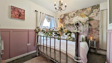 3 bedroom Terraced House for sale in Co operative Street, Oldham, OL4