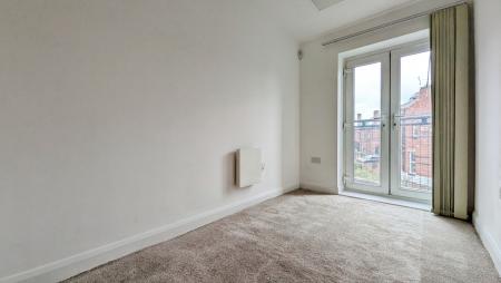 2 bedroom Apartment to let in Old Church Court, Salford, M5