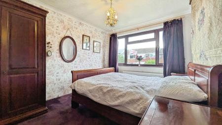 3 bedroom Terraced House for sale in Lynwood Drive, Oldham, OL4