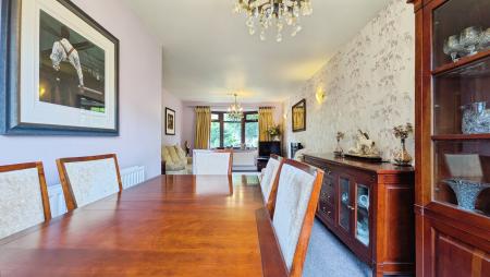 3 bedroom Terraced House for sale in Lynwood Drive, Oldham, OL4