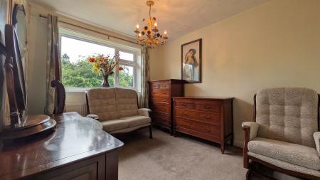 3 bedroom Terraced House for sale in Lynwood Drive, Oldham, OL4