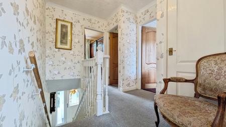 3 bedroom Terraced House for sale in Lynwood Drive, Oldham, OL4