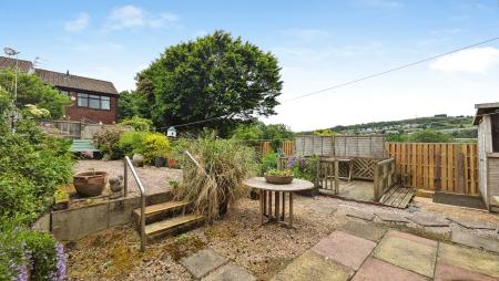 3 bedroom Terraced House for sale in Lynwood Drive, Oldham, OL4