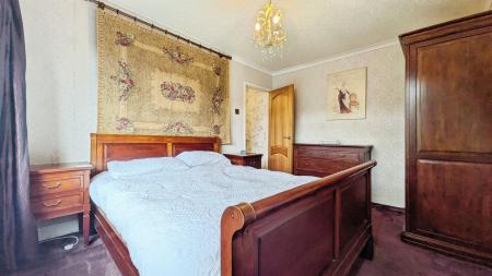 3 bedroom Terraced House for sale in Lynwood Drive, Oldham, OL4