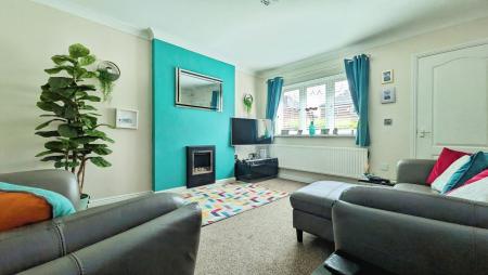 2 bedroom Semi-detached house for sale in Woodside Close, Oldham, OL4