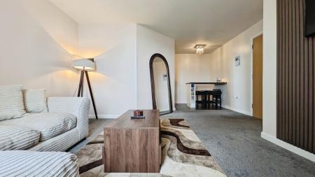 2 bedroom Flat for sale in Mellor Street, Oldham, OL4