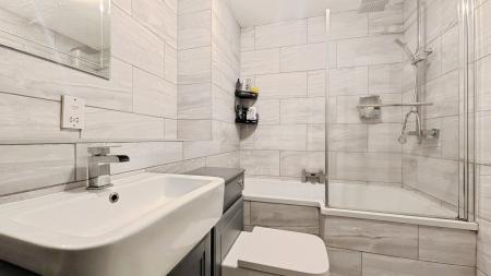 2 bedroom Flat for sale in Mellor Street, Oldham, OL4