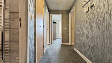 2 bedroom Flat for sale in Mellor Street, Oldham, OL4