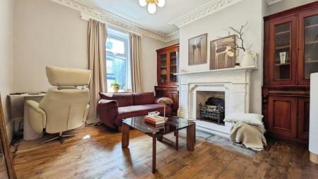 2 bedroom End of terrace house for sale in West Street, Oldham, OL4