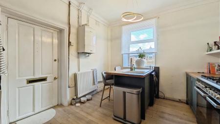2 bedroom End of terrace house for sale in West Street, Oldham, OL4