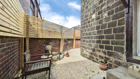 2 bedroom End of terrace house for sale in West Street, Oldham, OL4