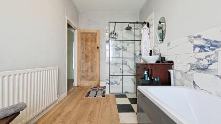 2 bedroom End of terrace house for sale in West Street, Oldham, OL4