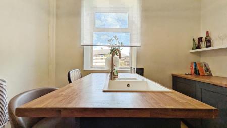 2 bedroom End of terrace house for sale in West Street, Oldham, OL4