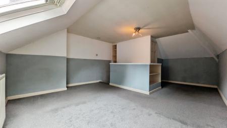 3 bedroom Terraced House for sale in Delph New Road, Oldham, OL3
