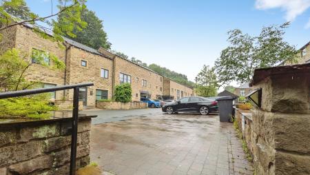 3 bedroom Terraced House for sale in Delph New Road, Oldham, OL3