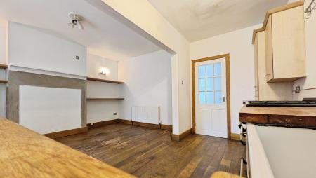 3 bedroom Terraced House for sale in Delph New Road, Oldham, OL3