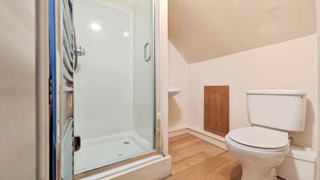 3 bedroom Terraced House for sale in Delph New Road, Oldham, OL3