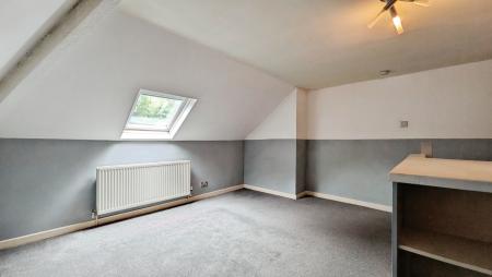 3 bedroom Terraced House for sale in Delph New Road, Oldham, OL3