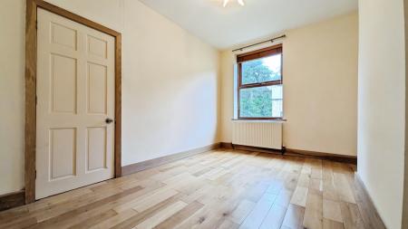 3 bedroom Terraced House for sale in Delph New Road, Oldham, OL3