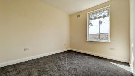 3 bedroom Terraced House to let in Zealand street, Oldham, OL4