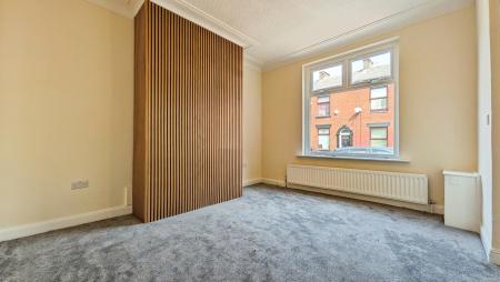 3 bedroom Terraced House to let in Zealand street, Oldham, OL4