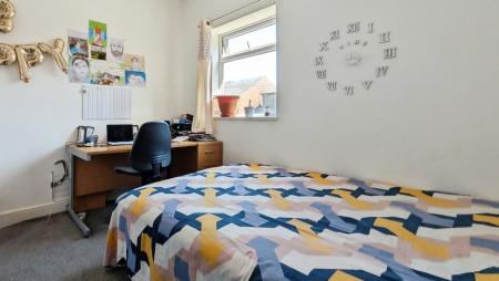 2 bedroom Terraced House for sale in Oak Street, Shaw, OL2