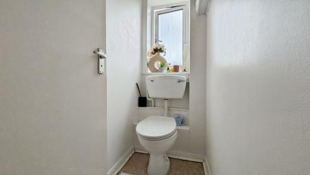 2 bedroom Apartment for sale in Huddersfield Road, Oldham, OL4
