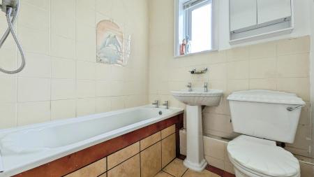 2 bedroom Terraced House to let in Burnley Lane, Chadderton, OL9