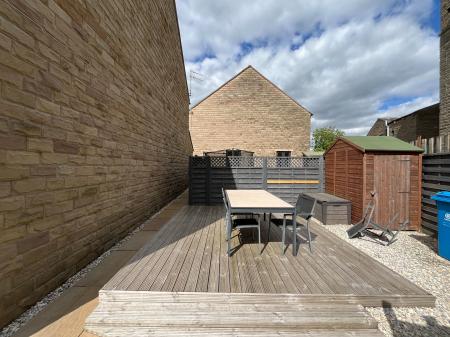 4 bedroom End of terrace house for sale in Weavers Fold, Lees, Oldham, OL4