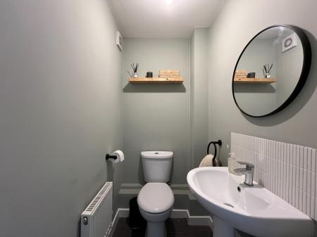 4 bedroom End of terrace house for sale in Weavers Fold, Lees, Oldham, OL4